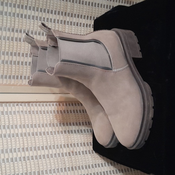 Rocket Dog Shoes - Rocket Dog Iggie Chelsea boots